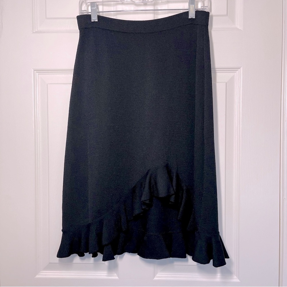 St John Collection Elegant Black Ruffle Skirt Size 2
